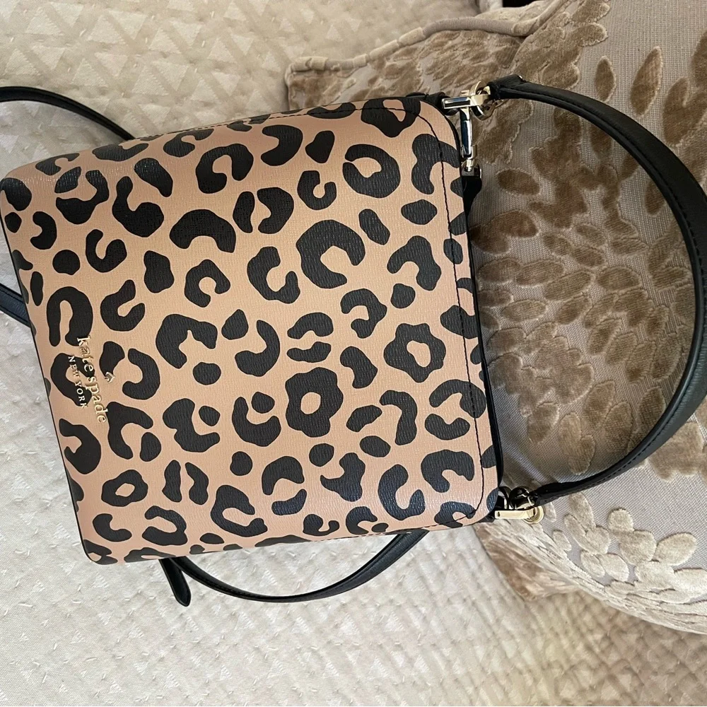 Kate Spade‎ Darcy Graphic Leopard Small Bucket Bag Crossbody
